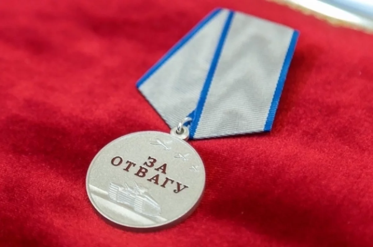 
        Разведчик Няданга из ЯНАО получил медаль за освобождение села в ДНР    