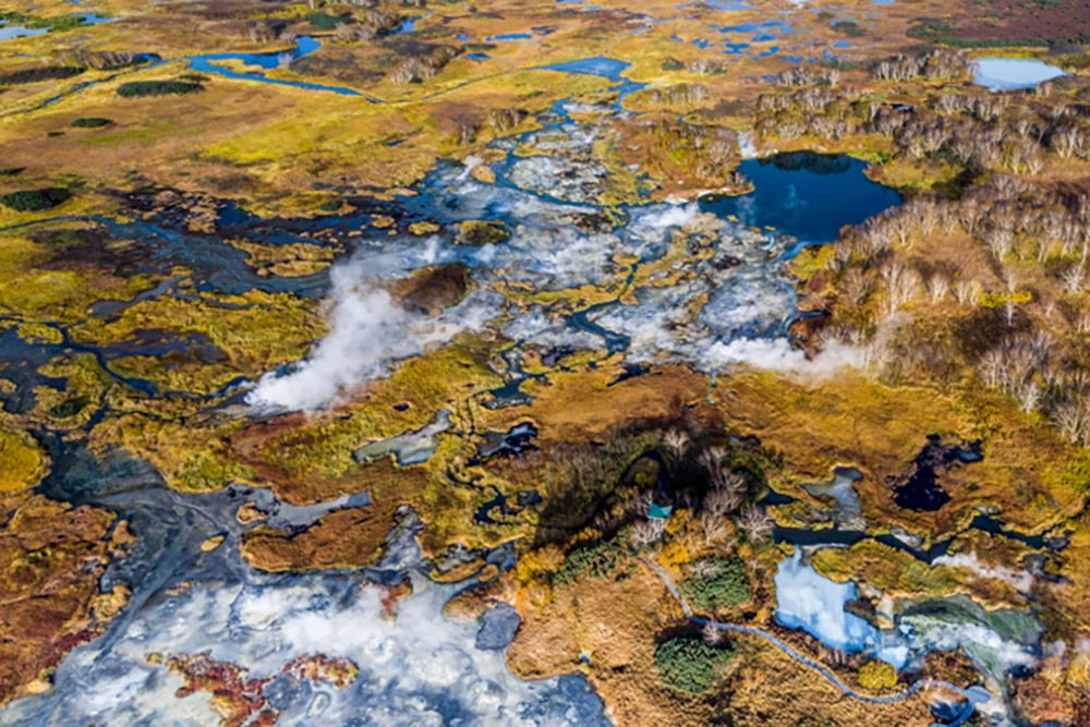 
        Палитра природы. Великолепная кальдера вулкана Узон с высоты    