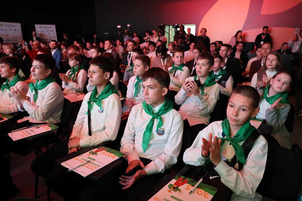 От поля к науке. «Единая Россия» запустила первый Всероссийский агродиктант
От поля к науке. «Единая Россия» запустила первый Всероссийский агродиктант