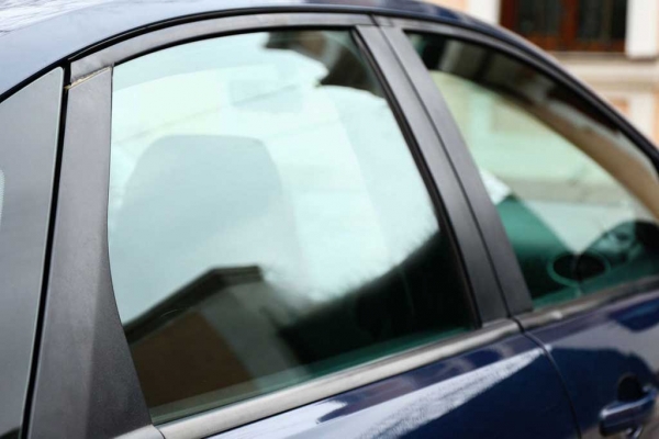 Поставки автостекол по выгодным ценам: оптовая продажа от компании Пеликан Авто Гласс