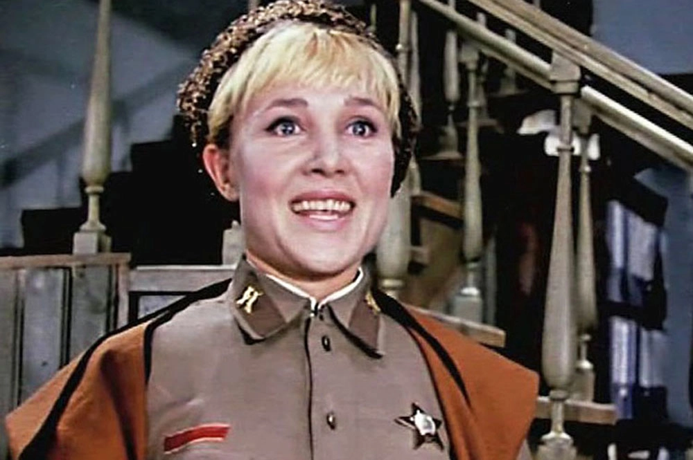 
        Тося из &laquo;Девчат&raquo; и голос Нины. Надежда Румянцева нашла мужа и потеряла кино    