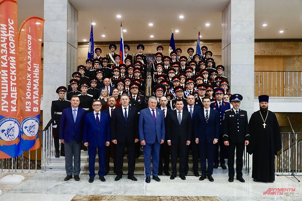 
        Будущее всей страны. В Москве наградили лучший казачий кадетский корпус    