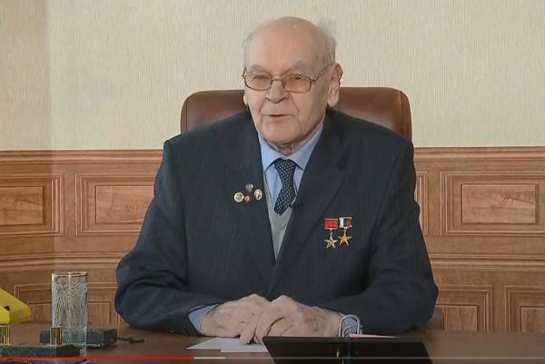 
        Молоко отверг. Как создатель ядерных боеприпасов Бармаков переиграл США    