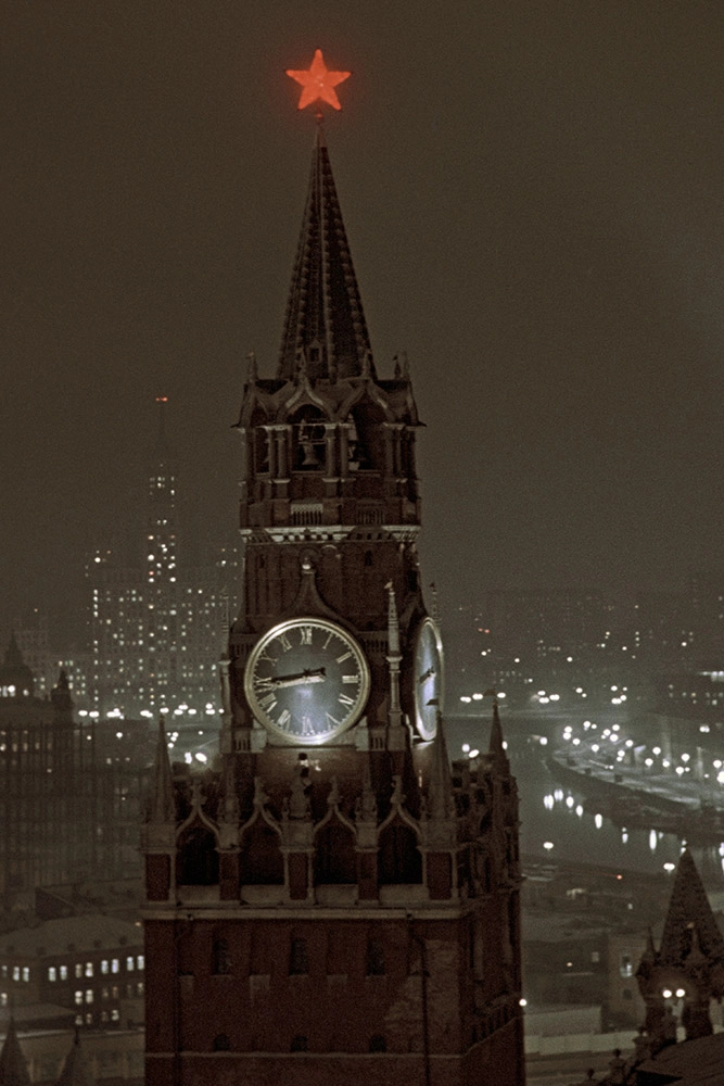 
        Звёздный час и век. Что символизируют «пентаграммы» на башнях Кремля?    