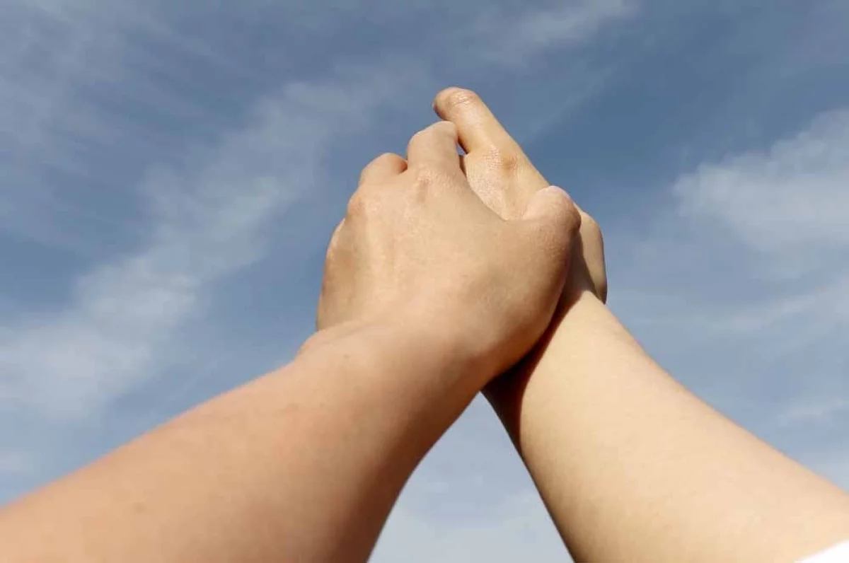 
        Кости ноют. Ученые объяснили, как погода влияет на суставы и что делать    