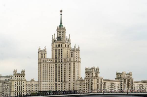 На семи холмах. Какие квартиры продаются в знаменитых московских высотках
На семи холмах. Какие квартиры продаются в знаменитых московских высотках