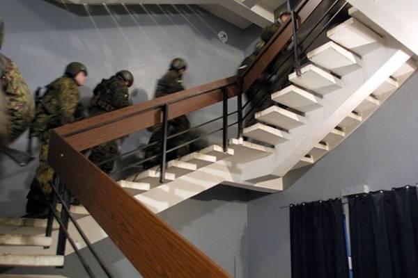 
        Ромео и Джульетта «Норд Оста». У могил влюблённых подростков — всегда цветы    