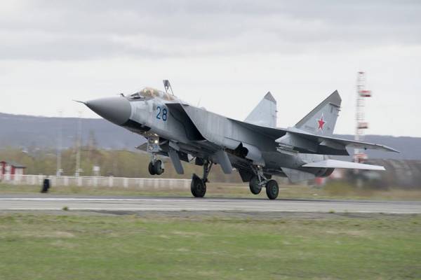 
        Ядерная триада Федосова. В 96 он не ушел на пенсию, защищая «крылья Родины»    