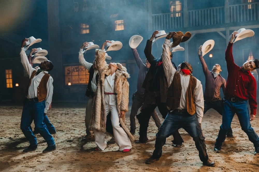 
        &laquo;Не то пальто!&raquo; Первые отзывы зрителей о сериале &laquo;Москва слезам не верит&raquo;    