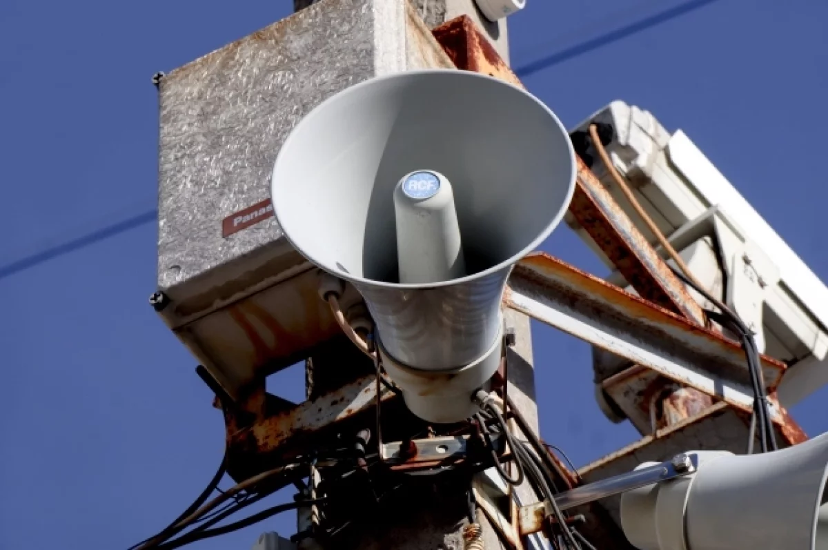 
        Воздушная тревога была объявлена в семи областях Украины    