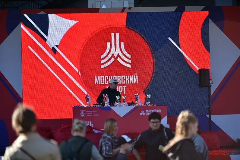 От спарринга до полета. В Лужниках отметили День московского спорта
От спарринга до полета. В Лужниках отметили День московского спорта