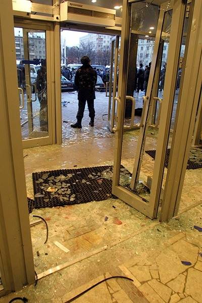 
        Ромео и Джульетта «Норд Оста». У могил влюблённых подростков — всегда цветы    