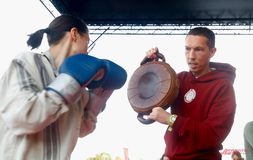 От спарринга до полета. В Лужниках отметили День московского спорта
От спарринга до полета. В Лужниках отметили День московского спорта