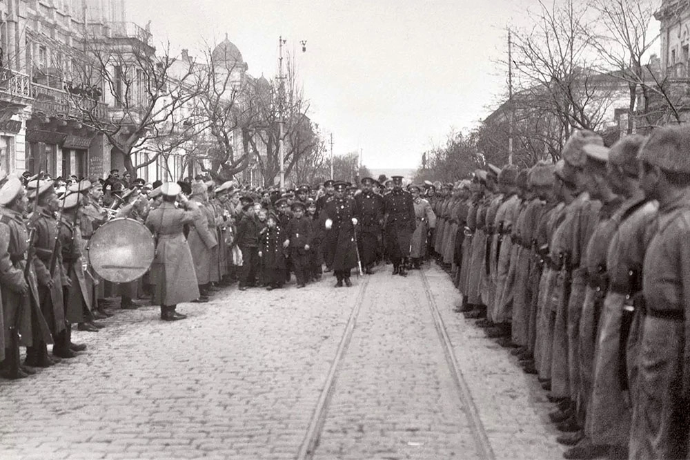 
        Игры с туземцами. Как Европа готовила расчленение России с помощью Украины    