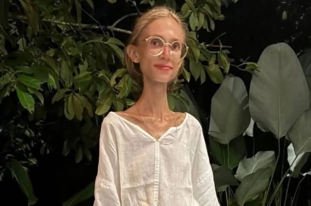 
        Боялась загрязнить душу. Девушка ела одни фрукты и умерла, похудев до 23 кг    