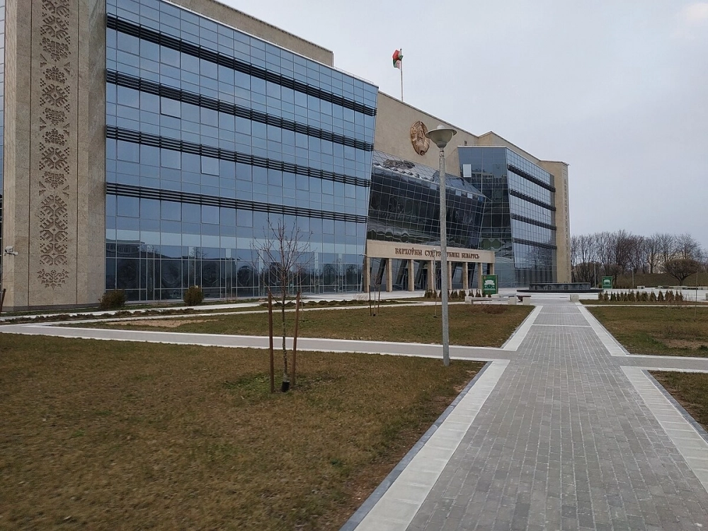 
        Нелюдь Ермольчик. Он убивал женщин и детей, а в ФРГ прятали его от суда    