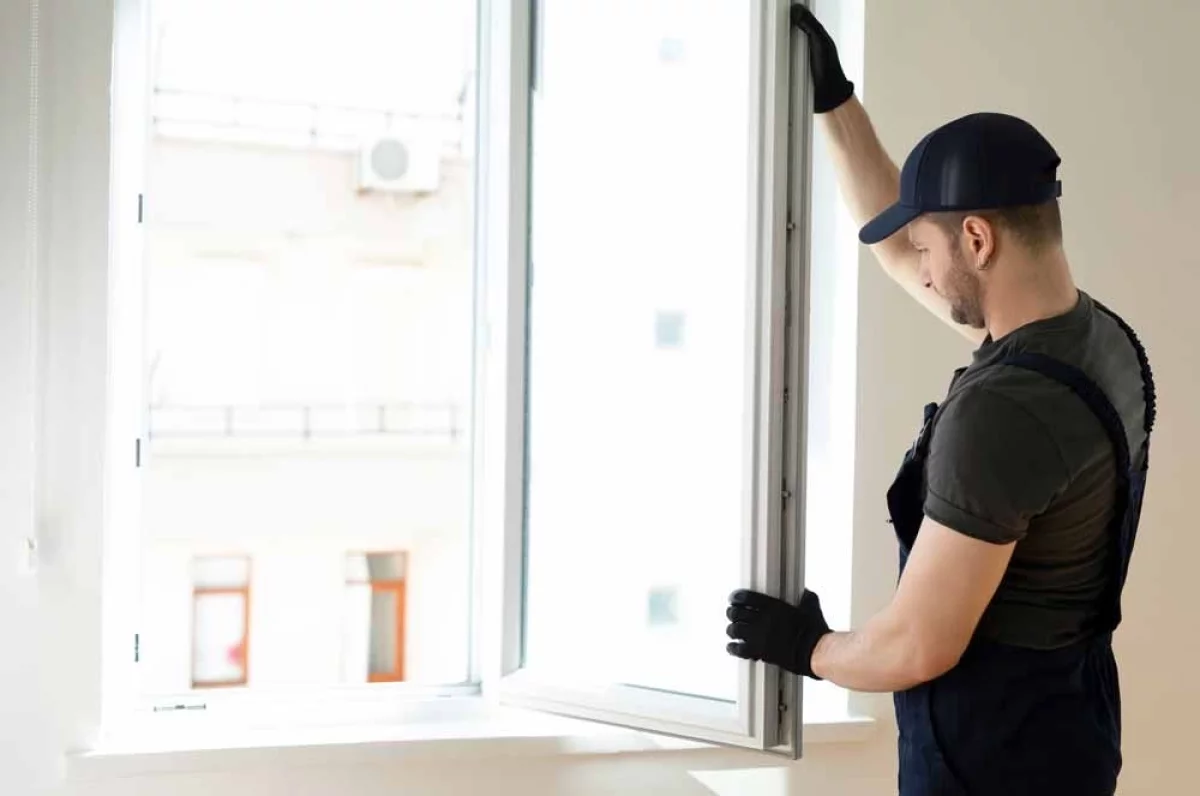 «Бесплатная ревизия окон». Мошенники придумали новый способ обмана россиян
«Бесплатная ревизия окон». Мошенники придумали новый способ обмана россиян