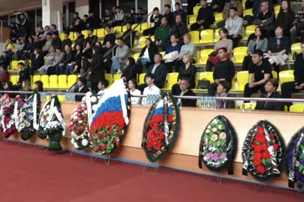 
        Четыре месяца в коме после боя. Как умер чемпион мира Санджи Каруев    