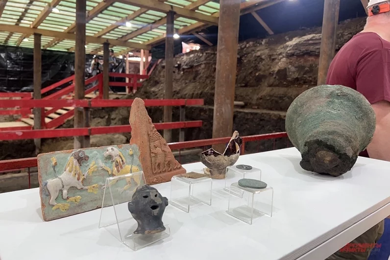 Сенсация в Смоленске. Археологи нашли уникальный терем домонгольской эпохи
Сенсация в Смоленске. Археологи нашли уникальный терем домонгольской эпохи