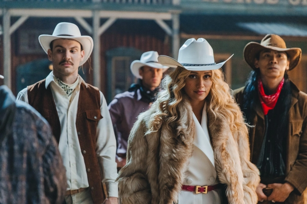 
        &laquo;Не то пальто!&raquo; Первые отзывы зрителей о сериале &laquo;Москва слезам не верит&raquo;    