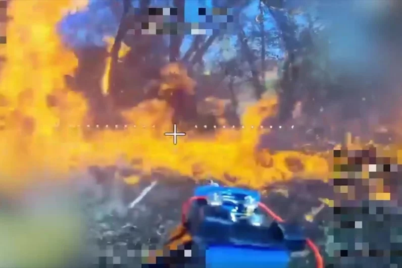 Удары возмездия. Российские дроны бьют по ВСУ и наводят ужас на НАТО
Удары возмездия. Российские дроны бьют по ВСУ и наводят ужас на НАТО