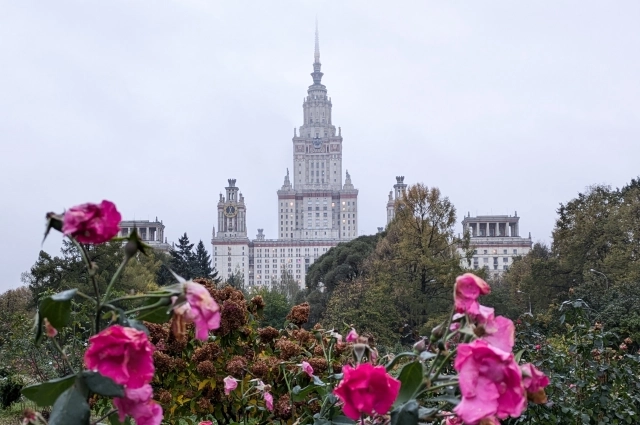 На семи холмах. Какие квартиры продаются в знаменитых московских высотках
На семи холмах. Какие квартиры продаются в знаменитых московских высотках