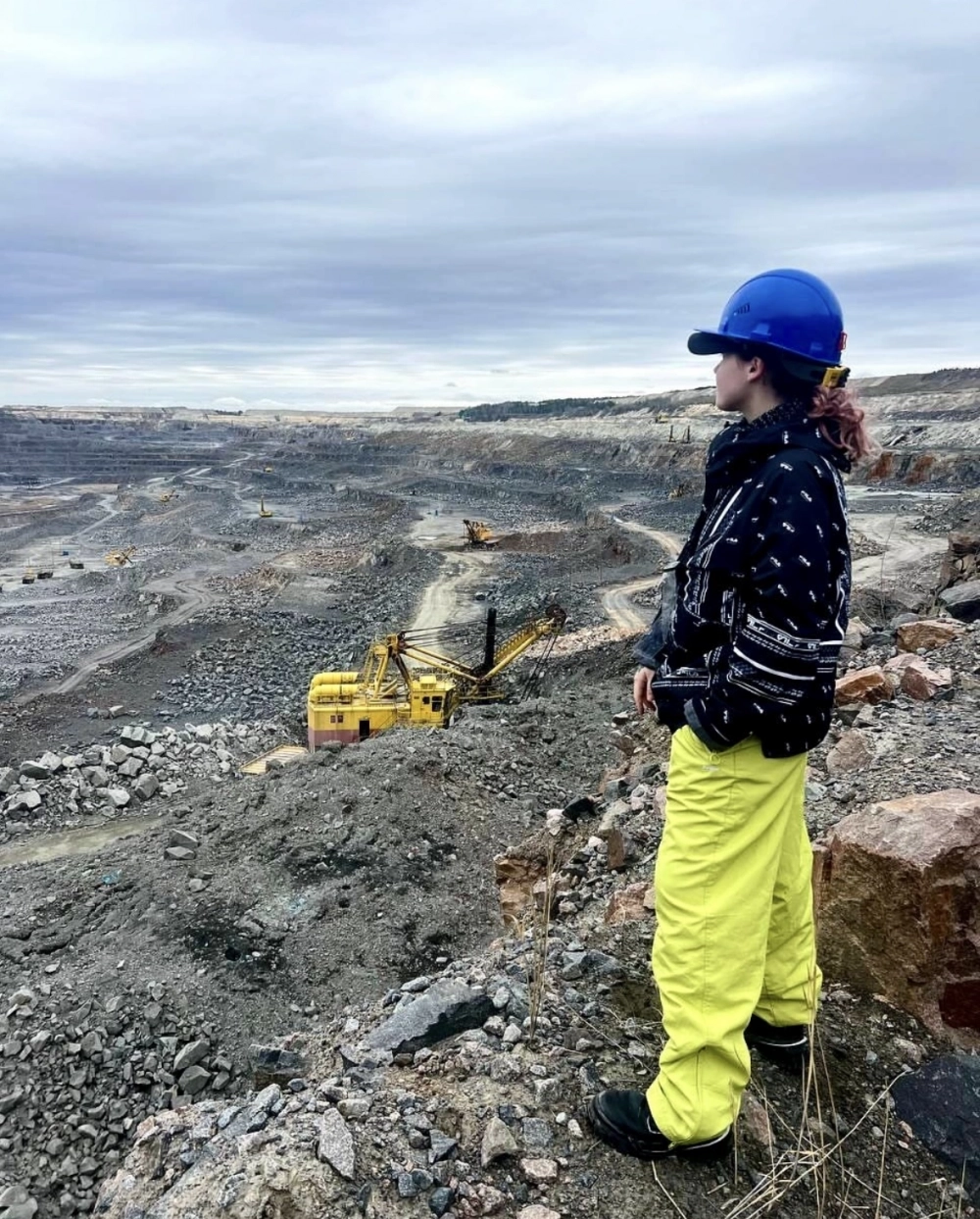 
        Доча, не шляйся. Мама сгинувшей в рабстве участницы «Голоса» чуяла страшное    