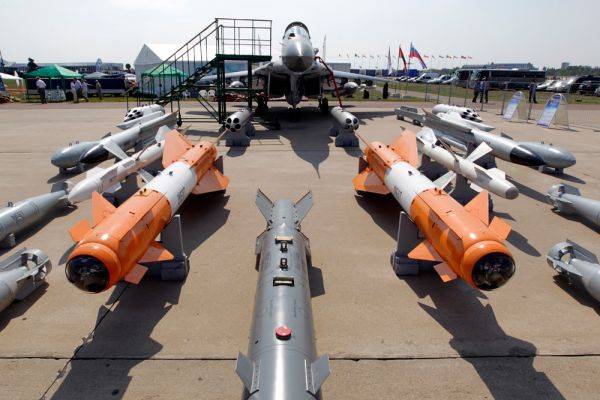 
        Ядерная триада Федосова. В 96 он не ушел на пенсию, защищая «крылья Родины»    