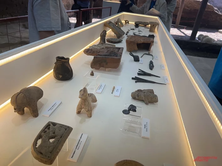 Сенсация в Смоленске. Археологи нашли уникальный терем домонгольской эпохи
Сенсация в Смоленске. Археологи нашли уникальный терем домонгольской эпохи