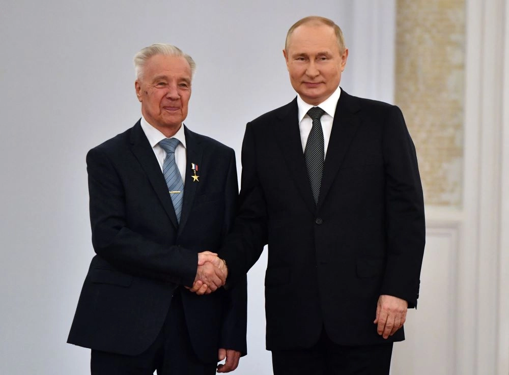 
        Молоко отверг. Как создатель ядерных боеприпасов Бармаков переиграл США    