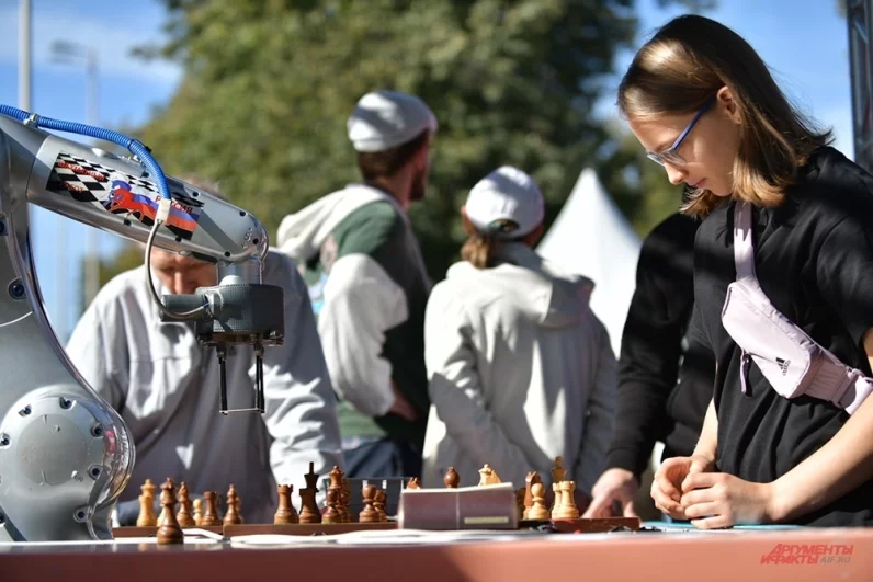 От спарринга до полета. В Лужниках отметили День московского спорта
От спарринга до полета. В Лужниках отметили День московского спорта