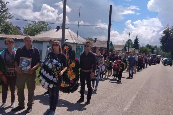 
        Смешали в кашу. Двое подростков изнасиловали и казнили многодетную мать    