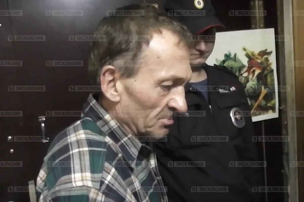 Останки спустил в унитаз. Пенсионер расчленил соседей из-за неприязни
Останки спустил в унитаз. Пенсионер расчленил соседей из-за неприязни