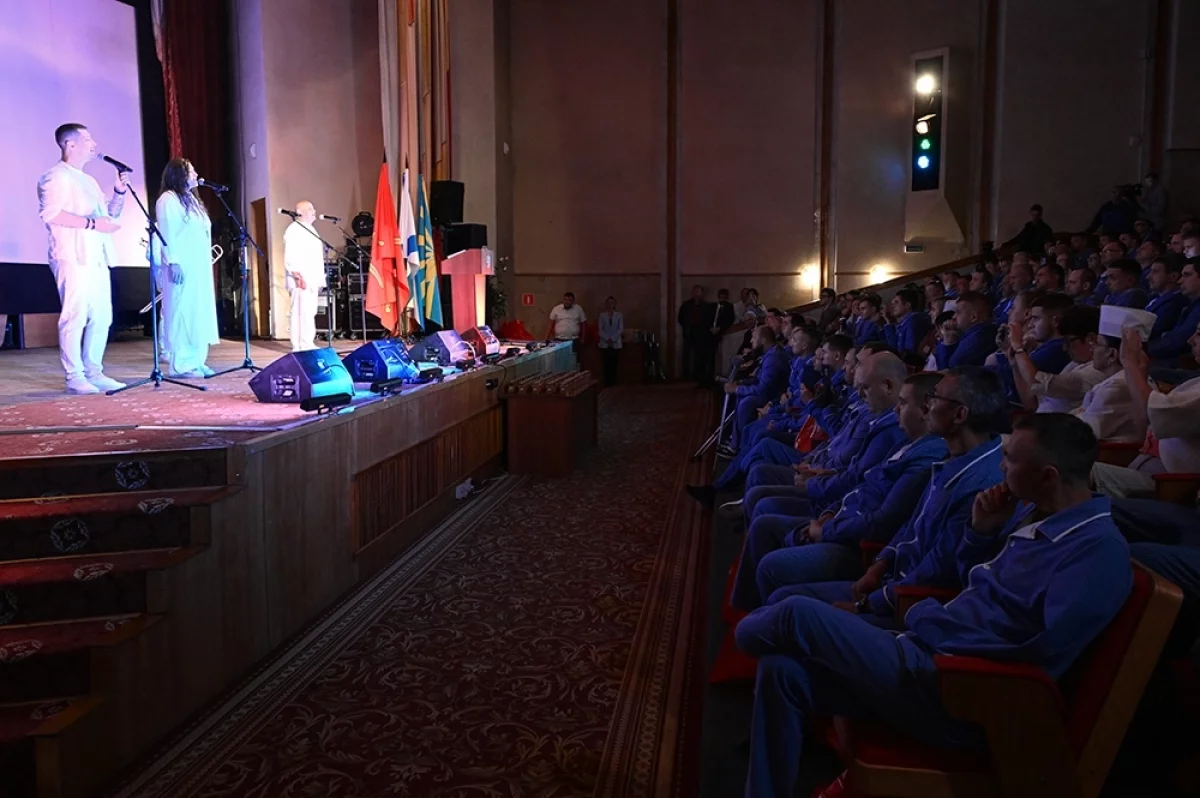 Концерт в подарок. Артисты дарят тепло проходящим лечение бойцам СВО
Концерт в подарок. Артисты дарят тепло проходящим лечение бойцам СВО