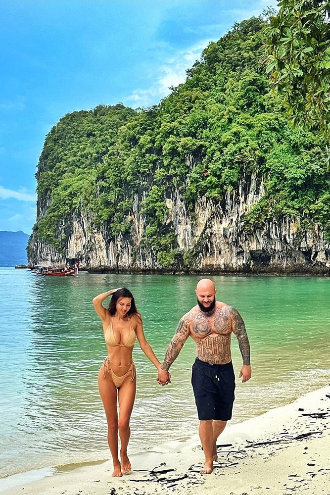 
        Скандалы, прощение и развод. Посмотрите на яркие фото Джигана и Самойловой    