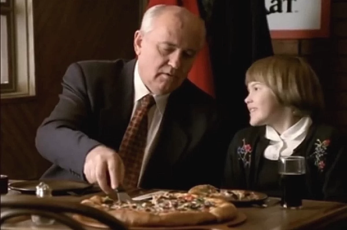 
        Пицца вместо СССР. Почему рекламу с Горбачевым не показывали русским?    