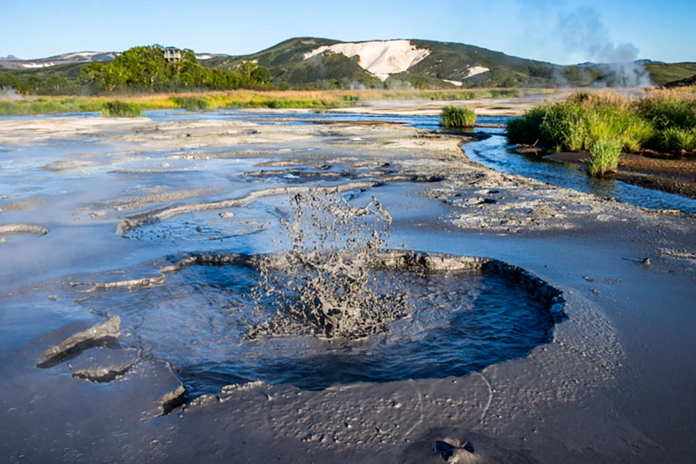 Жерло красоты. Невероятная кальдера вулкана Узон
Жерло красоты. Невероятная кальдера вулкана Узон