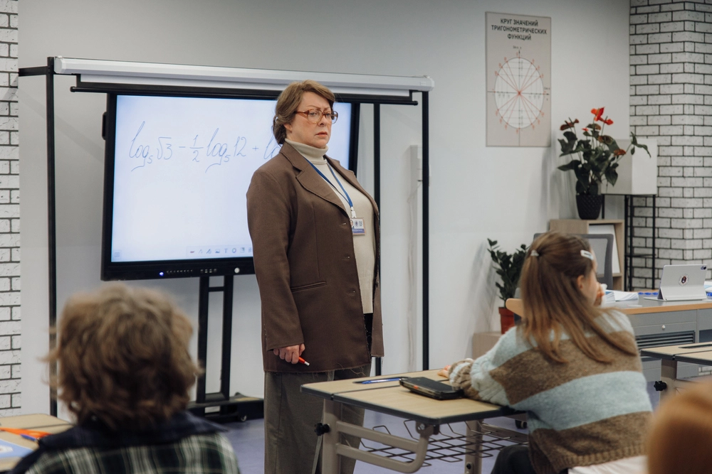 
        Старые скулы. Что пишут зрители про сериал &laquo;Олдскул&raquo;    