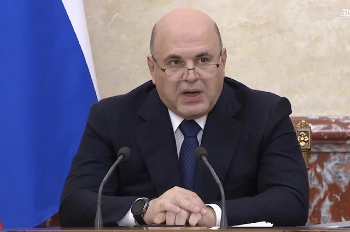 
        Мишустин заявил о необходимости расширить сеть авиаперелётов по России    