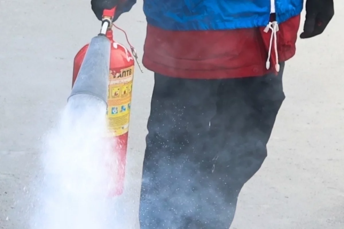 
        Сезон пожаров. Названы способы спасти квартиру от огня    