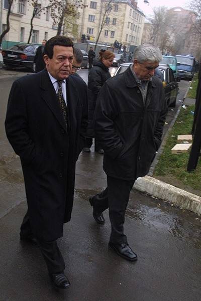 
        Ромео и Джульетта «Норд Оста». У могил влюблённых подростков — всегда цветы    